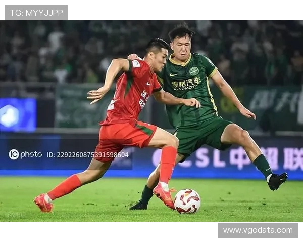 钟义浩百场里程碑成就 河南队忠臣再谱辉煌篇章 钟义浩百场里程碑成就 河南队忠臣再谱辉煌篇章