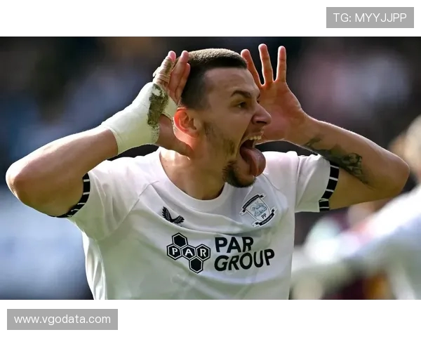 伯恩利中场梅布里被控比赛中朝利兹联球迷吐口水引发争议 伯恩利中场梅布里被控比赛中朝利兹联球迷吐口水引发争议