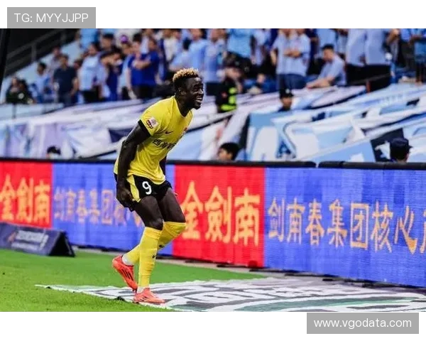 韦斯利10场轰9球强势追平新鹏城队史中超单赛季进球纪录 韦斯利10场轰9球强势追平新鹏城队史中超单赛季进球纪录