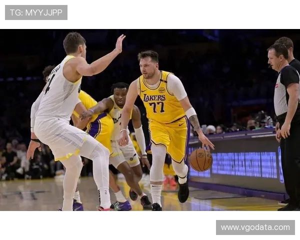 原创东契奇里夫斯：湖人后场损友组合的独家魅力